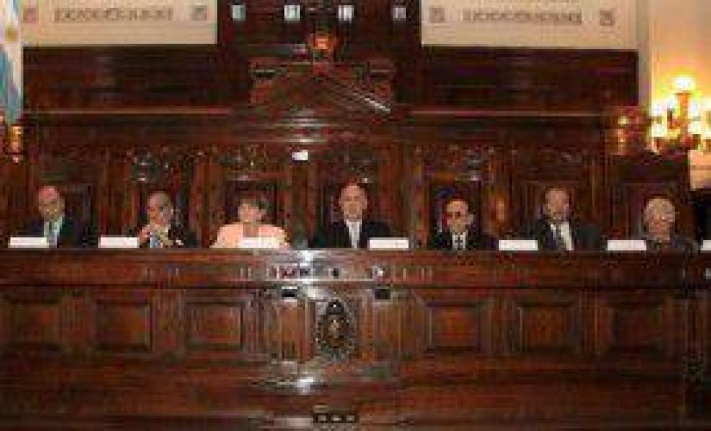 La Corte pidi� m�s presupuesto para aumentar salarios