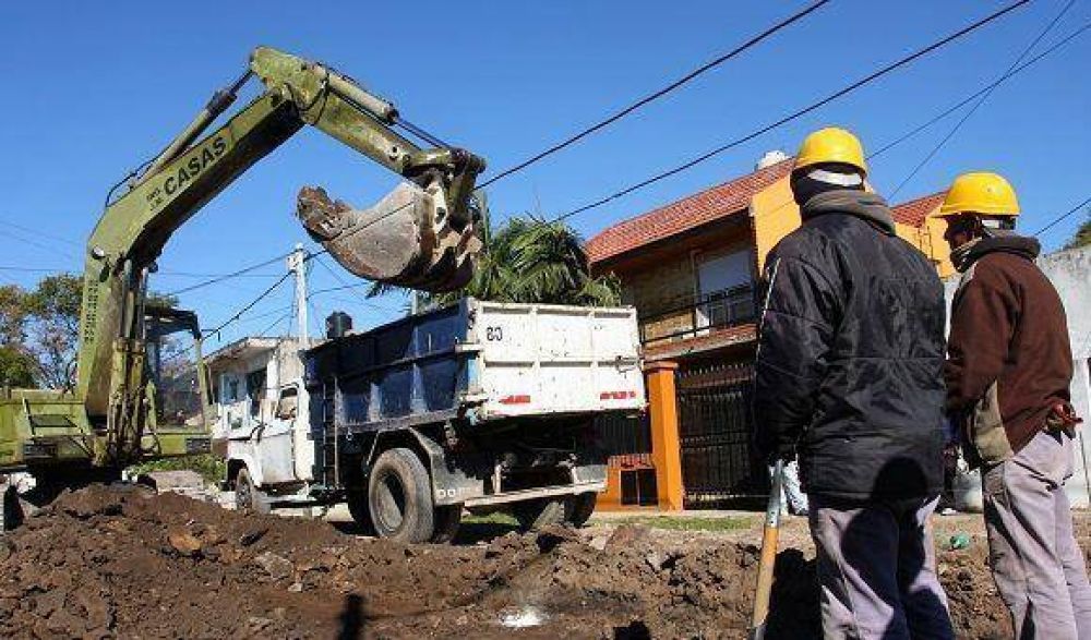 Katopodis recorri� obras de bacheo y pavimentaci�n en Barrio UTA