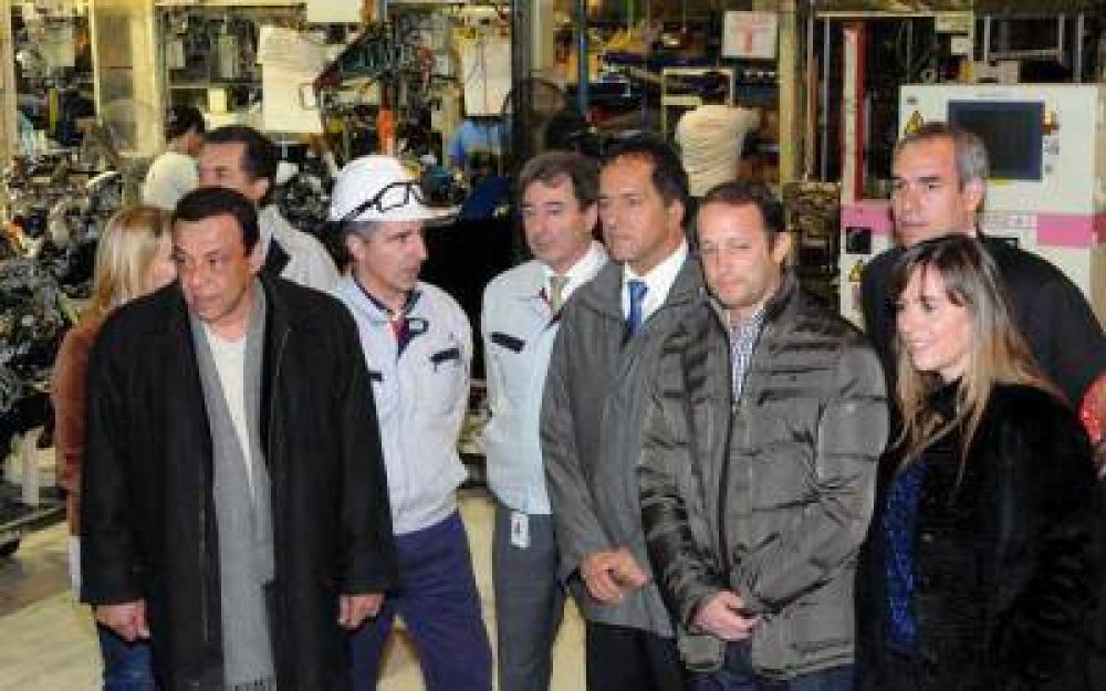 Elecciones 2013: Scioli e Insaurralde recorrieron Toyota