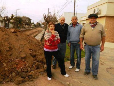 Avanza la obra de pavimentaci�n con algunos reclamos de vecinos 