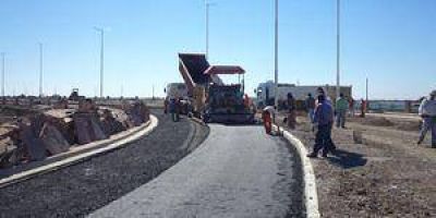 Ya se pavimenta la Autopista ribere�a