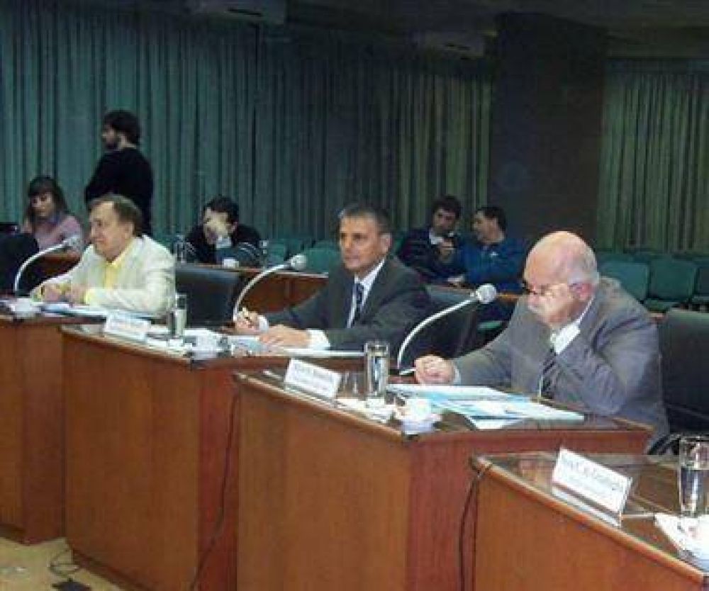 Aprobaron los cambios para la ordenanza de los remises