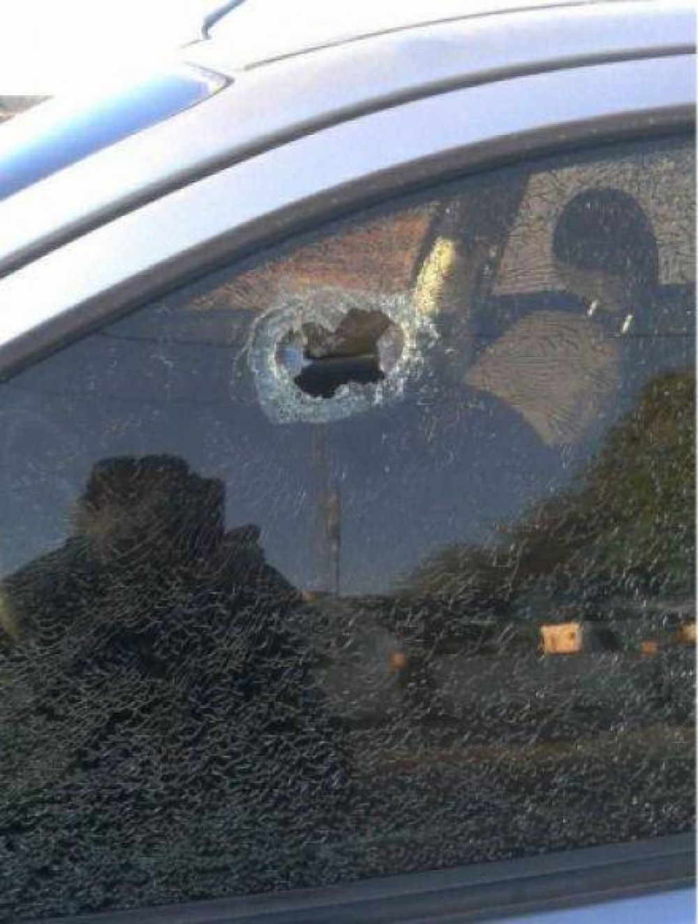 Auto de comerciante local atacado por abor�genes en Los Chiriguanos 