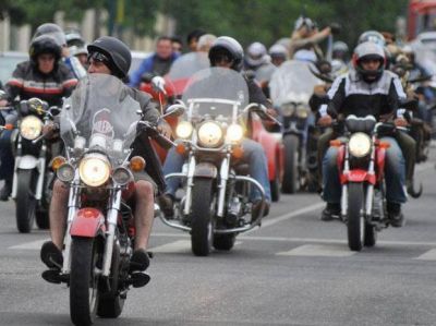 Caravana de motociclistas en reclamo de mayor seguridad en las calles