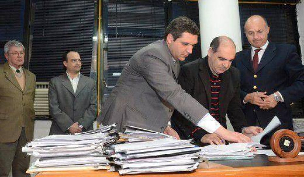 Mestre apura privatizaci�n de Tamse entre sospechas por acuerdo con dos empresas