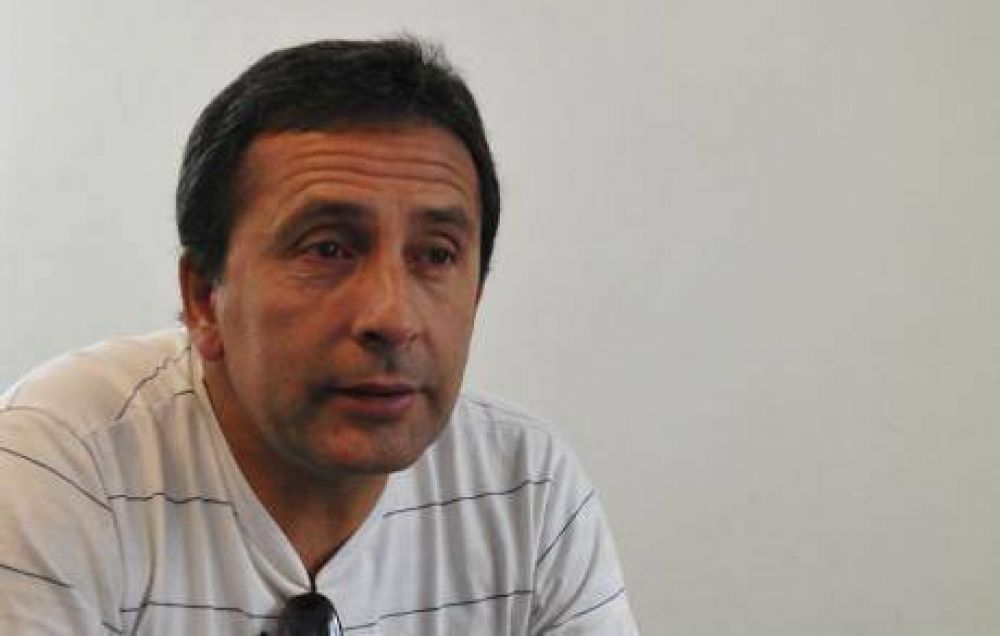 Luis Uyua: Rosales est� loco