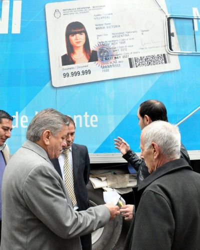 El Intendente Infante visit� la Unidad de Documentaci�n del Ministerio de Interior