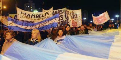 A cuatro meses, los inundados vuelven a manifestar