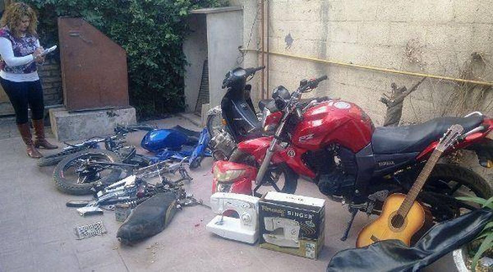 Secuestran elementos y demoran a un menor