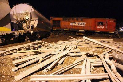 Un cami�n fue embestido por el tren en General Pico