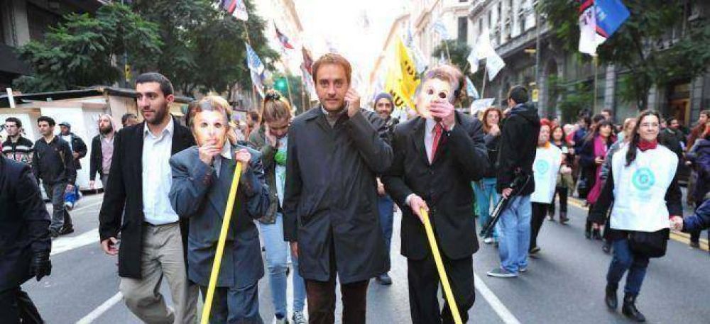 En la Casa Rosada ya analizan c�mo atenuar la presencia de Cabandi� en la campa�a