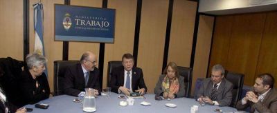 Yauhar y Tomada con las tres CGT de Chubut y los petroleros privados