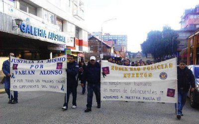 "Vamos a seguir luchando", dijo el hijo del subcomisario