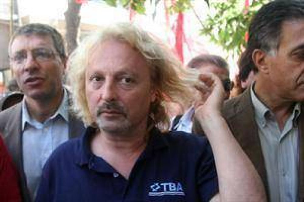 El sindicalista Rub�n "Pollo" Sobrero llam� "atorrante" a Florencio Randazzo