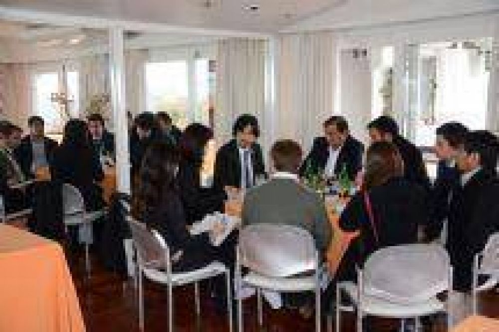 Miguel Isa recibi� el saludo protocolar del Secretario de la Embajada de Jap�n en Argentina