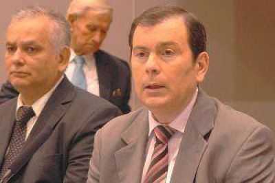 Zamora: "En 12 meses estar� habilitada la red de fibra �ptica en la provincia"