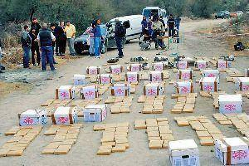 Decomisan una tonelada de marihuana y coca�na que lleg� a Catamarca y C�rdoba, v�a Santiago