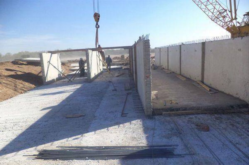 El puente del arroyo Ober� se encuentra en un 60%