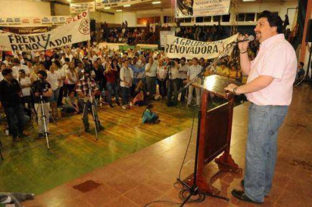 Closs ofreci� financiamiento para dar cobertura de salud a campesinos tabacaleros