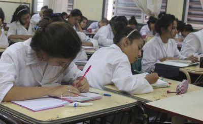 Por ley, ense�ar�n pol�tica e historia regional en secundarios misioneros