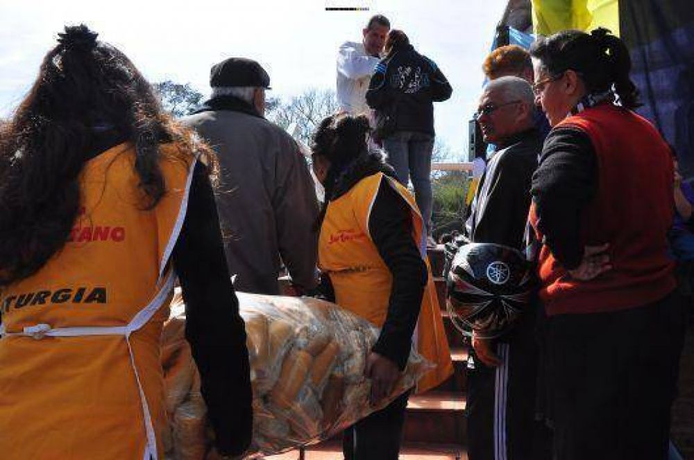 San Cayetano: esperan a peregrinos con 600 kilos de pan
