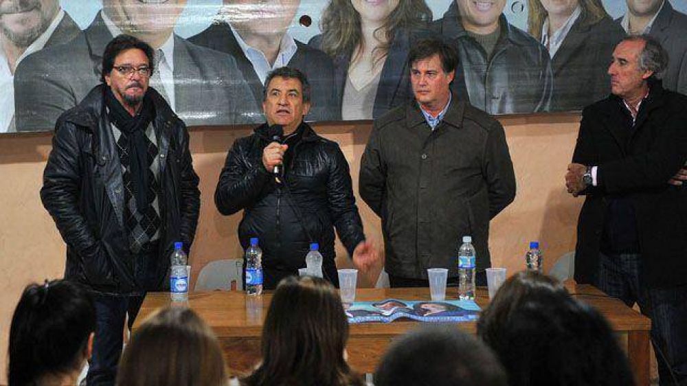 Urribarri en la tierra de Benedetti: "los j�venes no van para rellenar�	 