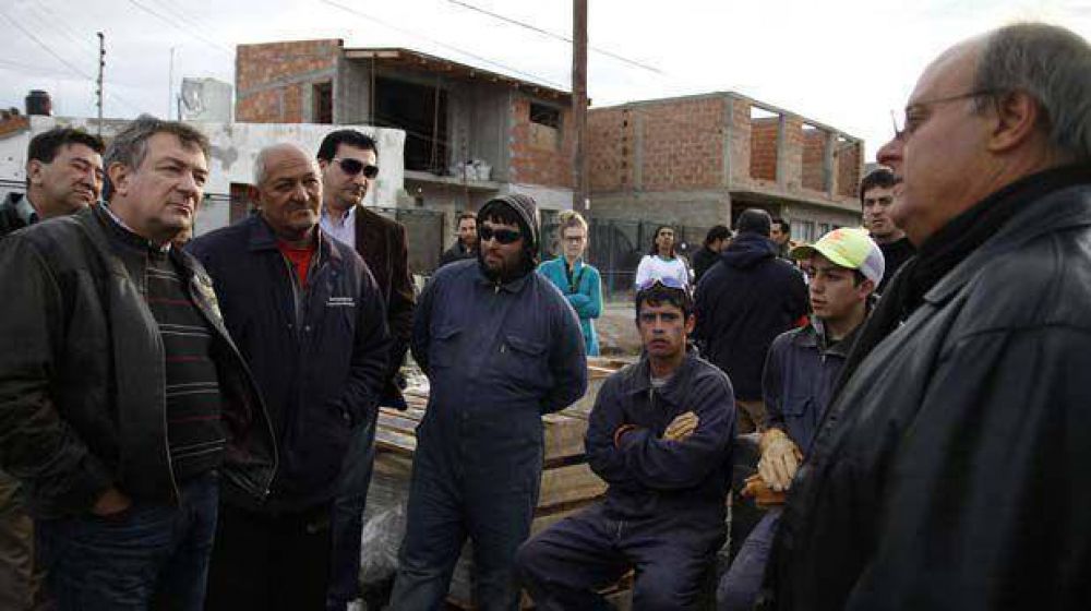 En plenario, Petroleros volvi� a respaldar a Norberto Yauhar
