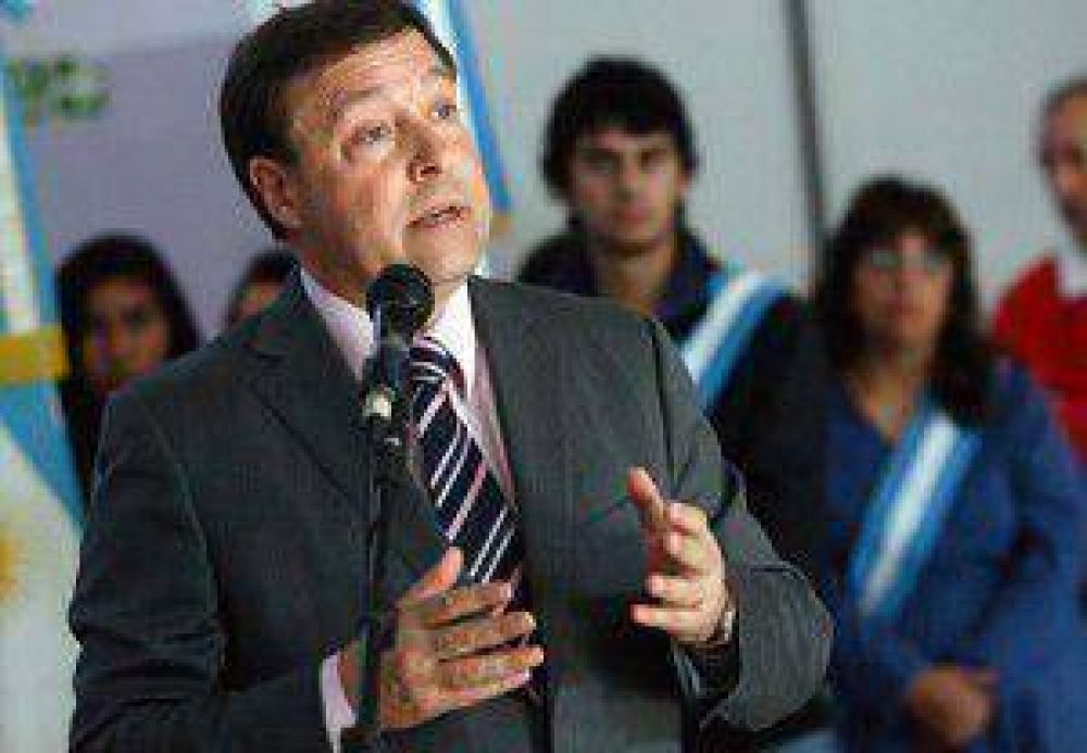 Weretilneck: �No vamos a tolerar apremios de polic�as contra ciudadanos indefensos�