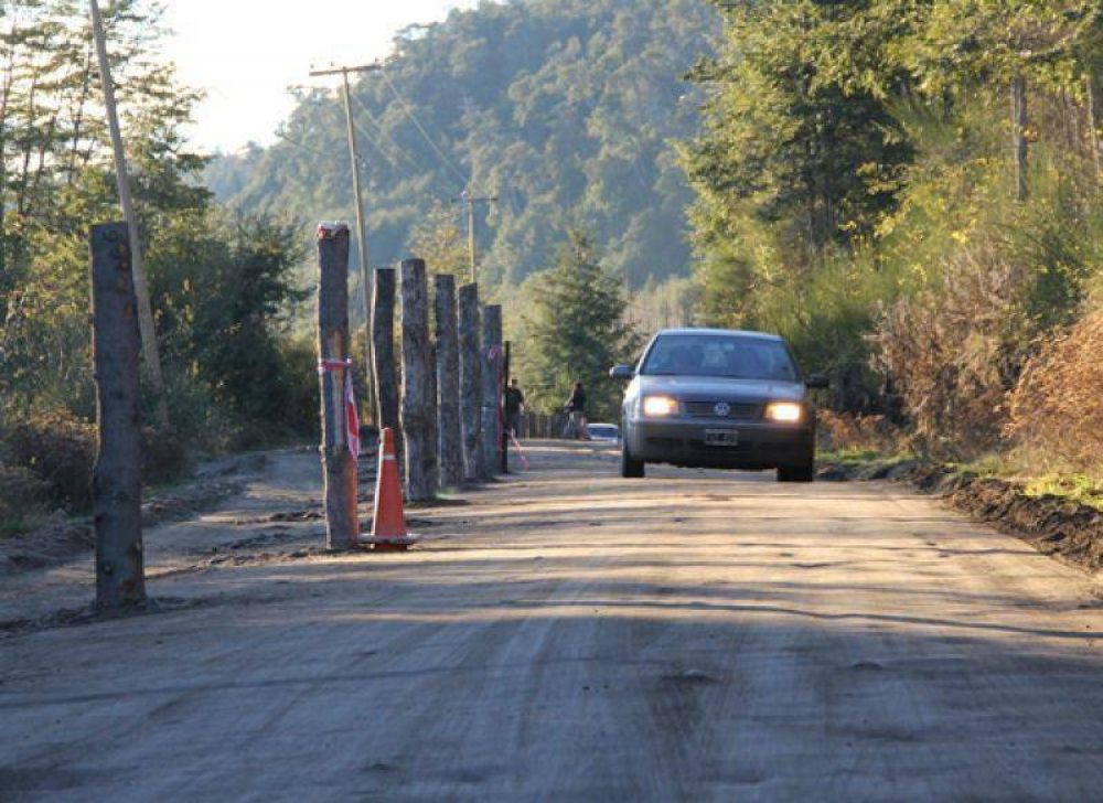 Alambran parte del acceso al Lago Correntoso