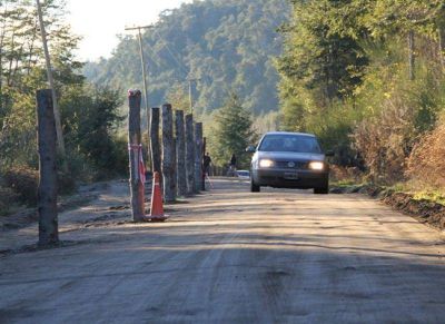 Alambran parte del acceso al Lago Correntoso