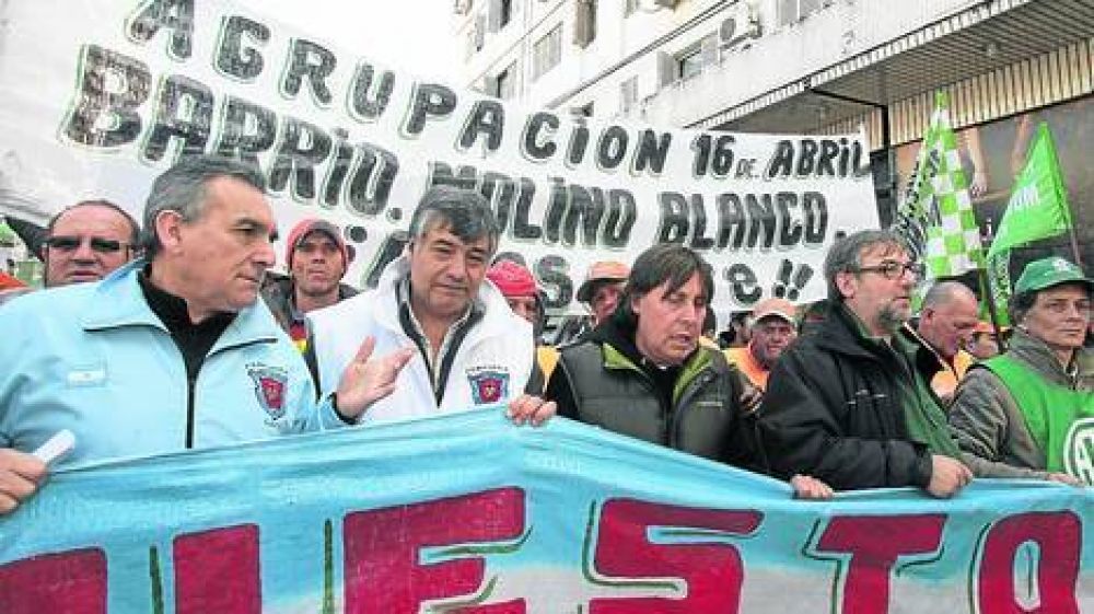Los gremios del transporte se acercan a la CGT de Moyano