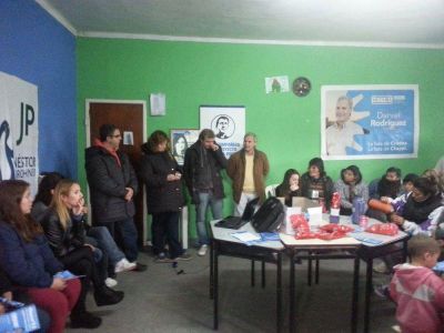 Los precandidatos del FpV estuvieron en el local de la Jp N�stor Kirchner