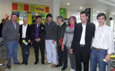 Sin el zuccarismo y el Frente para la Victoria, candidatos concretaron el primer debate p�blico