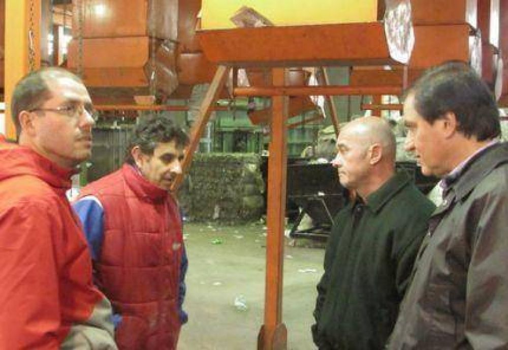 Albertito Rodr�guez y Tato Serebrisnky visitaron la Cooperativa CURA 