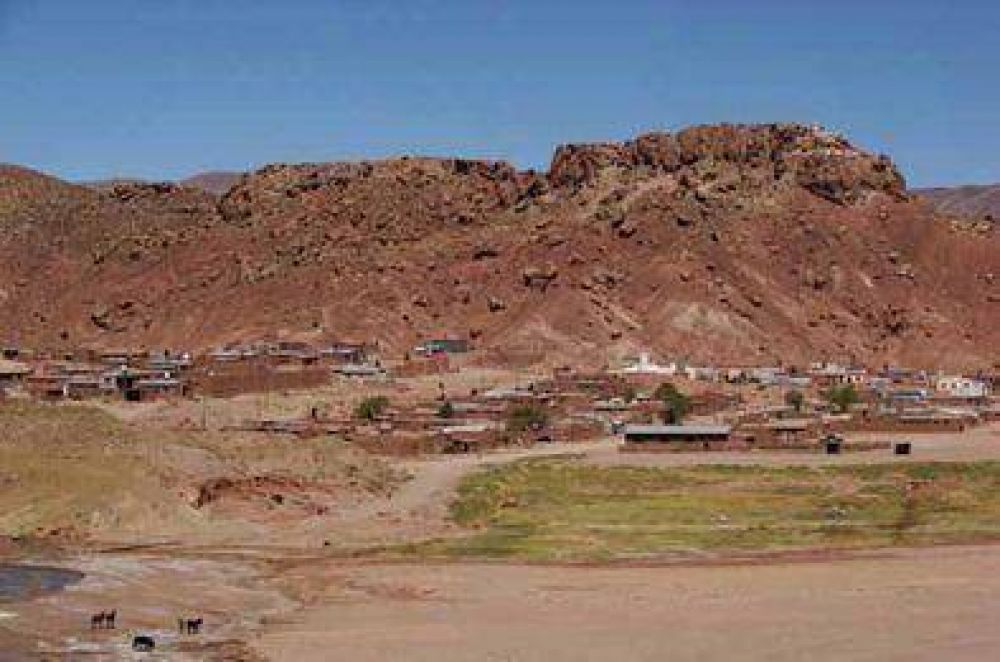 Abor�genes ceden tierra para Parque Industrial en Susques