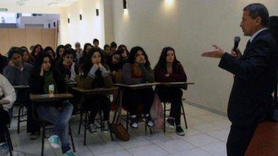 El juez Bejas dict� una charla sobre derechos electorales