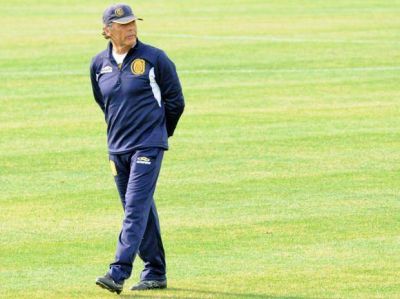 Russo anticip� que "ser� un camino largo y dif�cil" para Rosario Central en primera