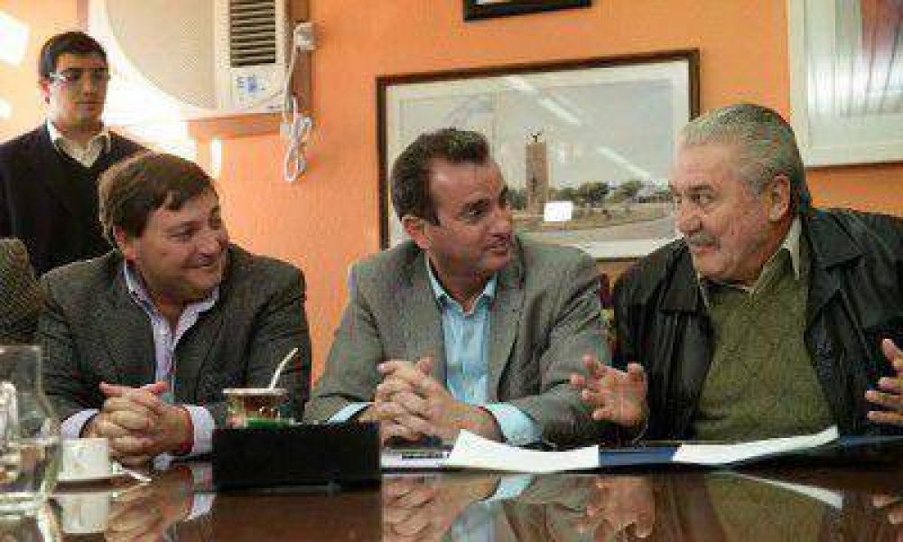 Francisco P�rez lleg� a General Alvear y San Rafael con fondos y convenios