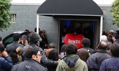 En una emotiva ceremonia familiar despidieron ayer a Renzo Antonelli