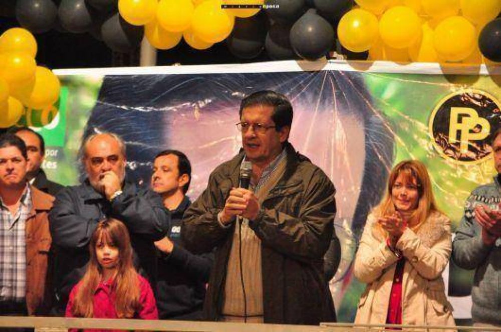 Masiva demostraci�n de respaldo del PP para ECO