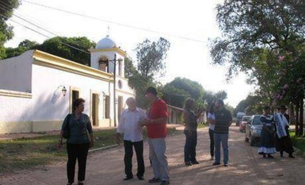 Santa Ana: Colombi invierte $3,6 millones en ripio, pavimento e iluminaci�n