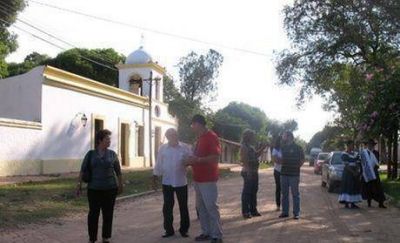 Santa Ana: Colombi invierte $3,6 millones en ripio, pavimento e iluminaci�n