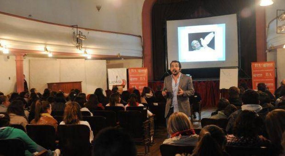 Capacitan alumnos sobre el cuidado del Medio Ambiente