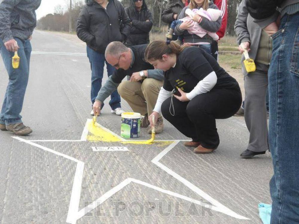 Se pintaron dos estrellas amarillas sobre la Ruta 51