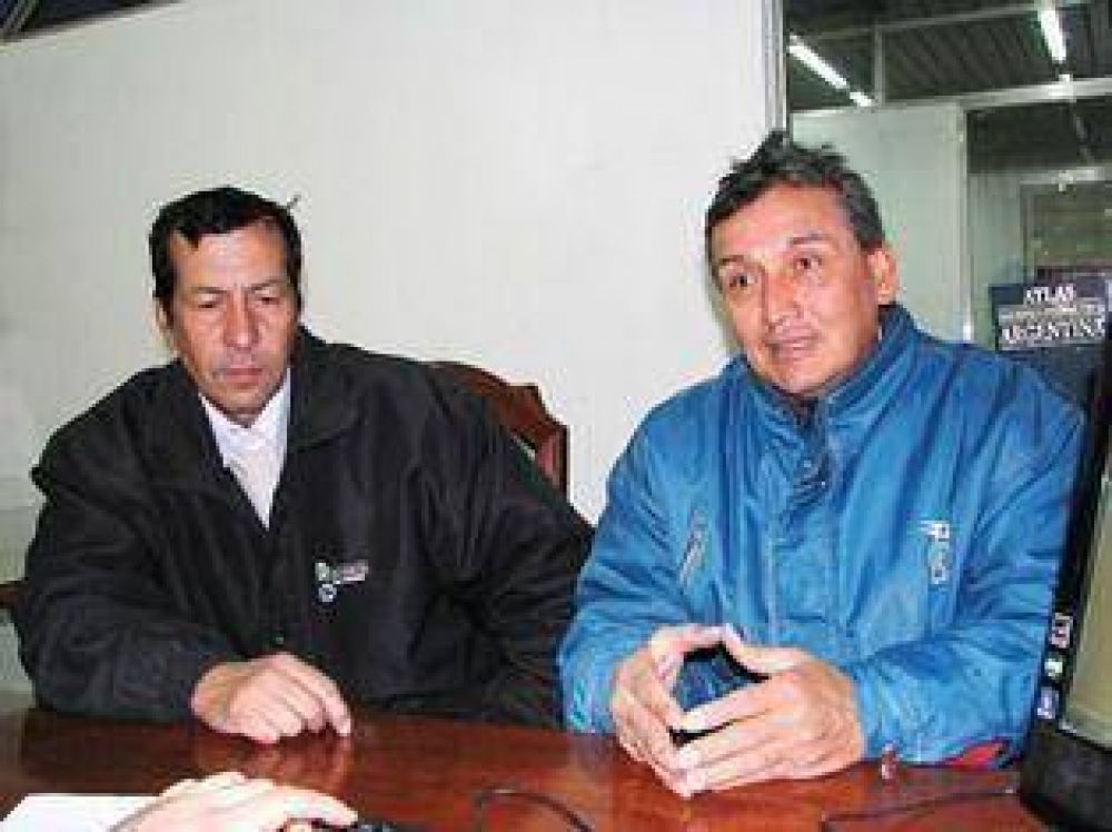 Canillitas esperan ser recibidos por Capitanich buscando soluciones para el sector