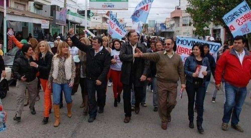 Con gran acompa�amiento, Ayala, Rozas y Peche caminaron S�enz Pe�a