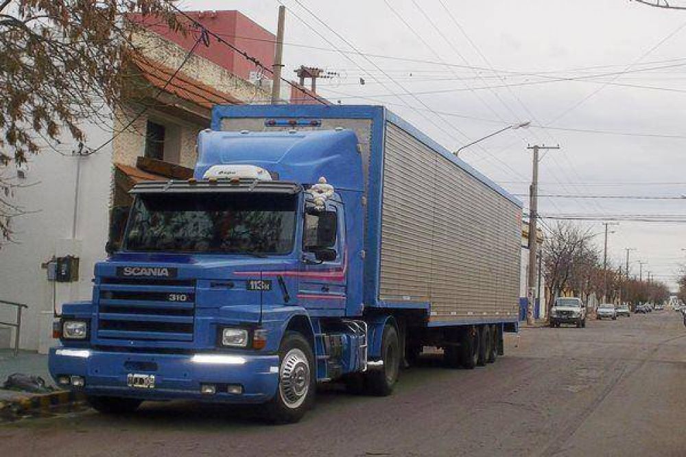 Secuestran cami�n que transportaba aberturas para el BLP