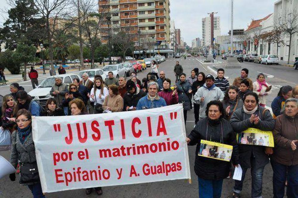 Marcha por el crimen de los Epifanio: "Todo el mundo le ha pedido la renuncia a Rodr�guez"