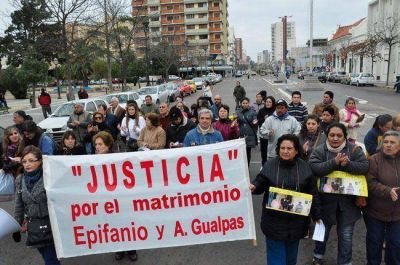 Marcha por el crimen de los Epifanio: "Todo el mundo le ha pedido la renuncia a Rodr�guez"