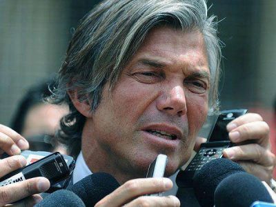 Delincuentes asaltaron al abogado Fernando Burlando y se llevaron su auto